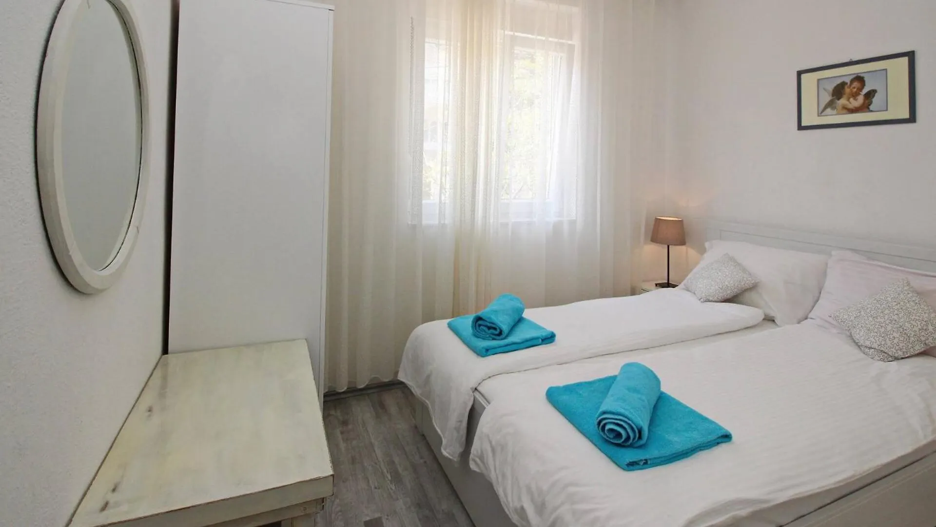 Apartments Rozanda Baska  Guest house Baska (Krk)