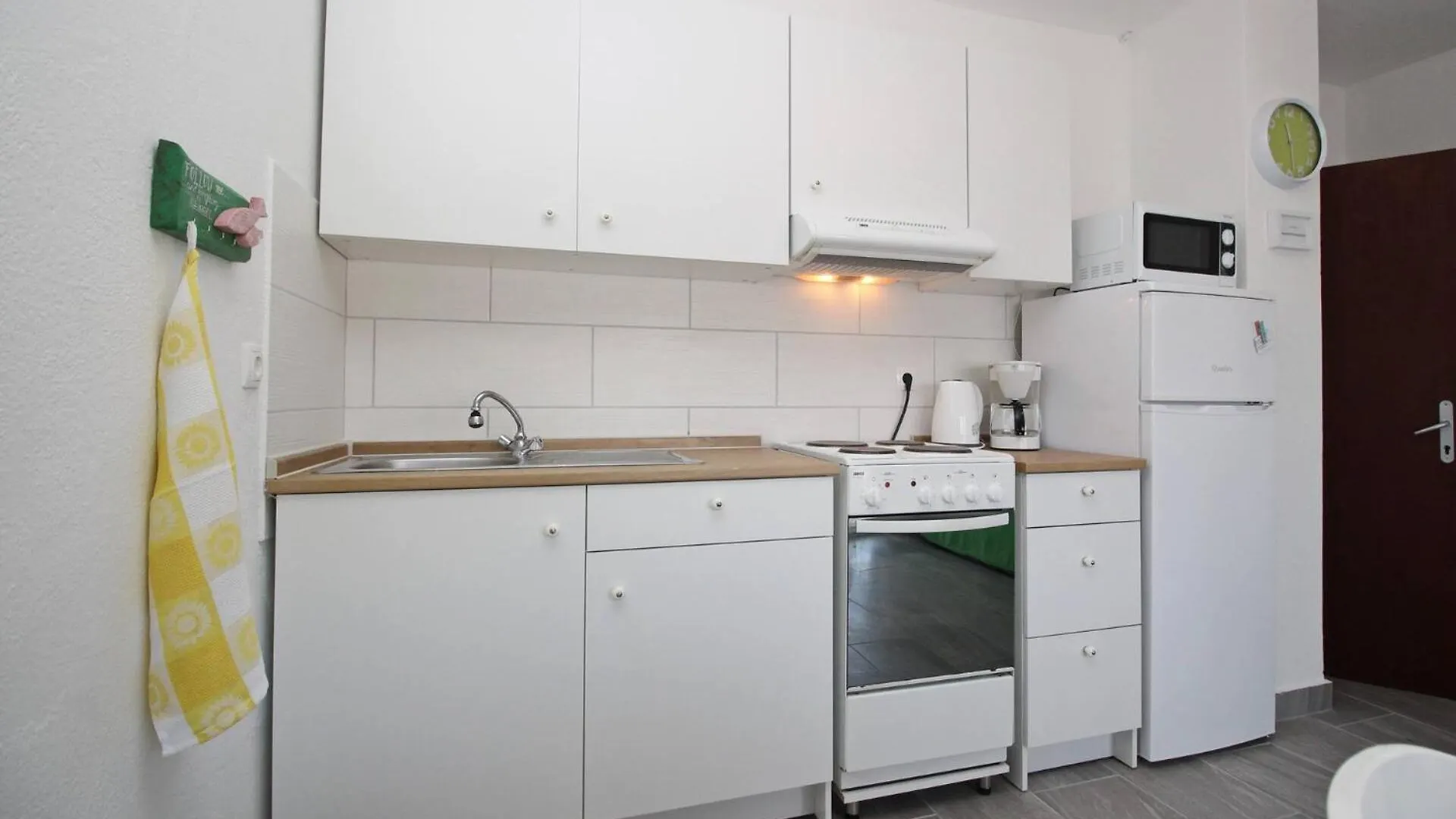 Apartments Rozanda Baska  3*, Baska (Krk) Croatia