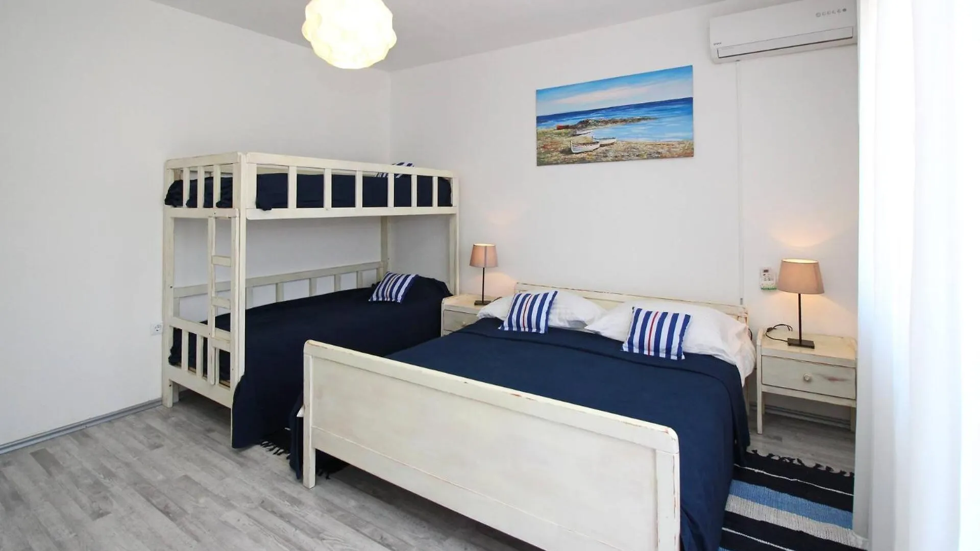 Apartments Rozanda Baska  Guest house Baska (Krk)