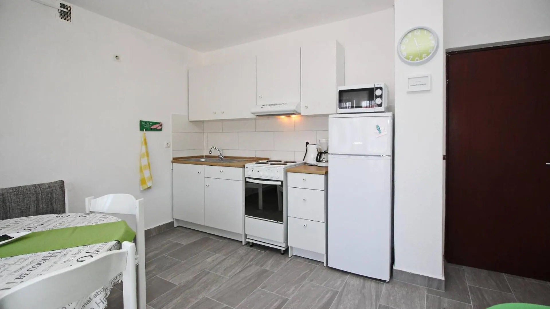 Apartments Rozanda Baska  Croatia