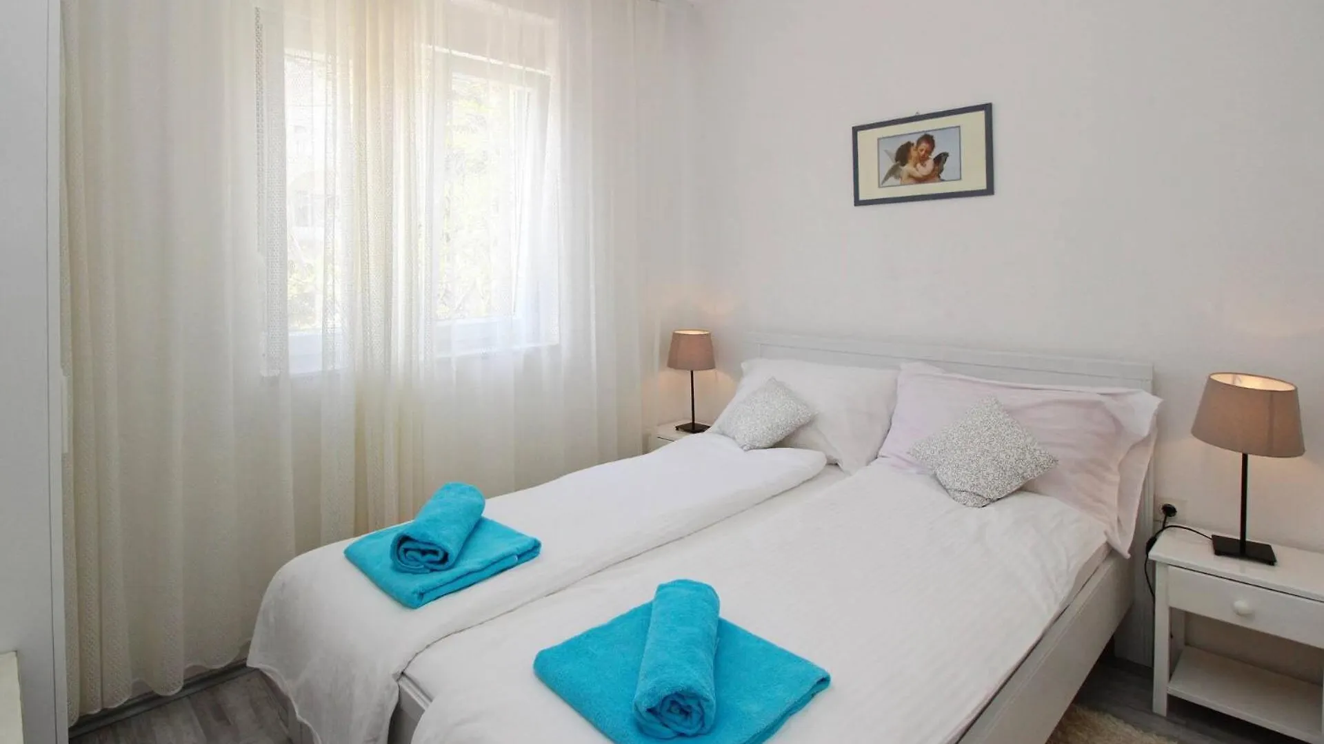 Apartments Rozanda Baska  Baska (Krk)
