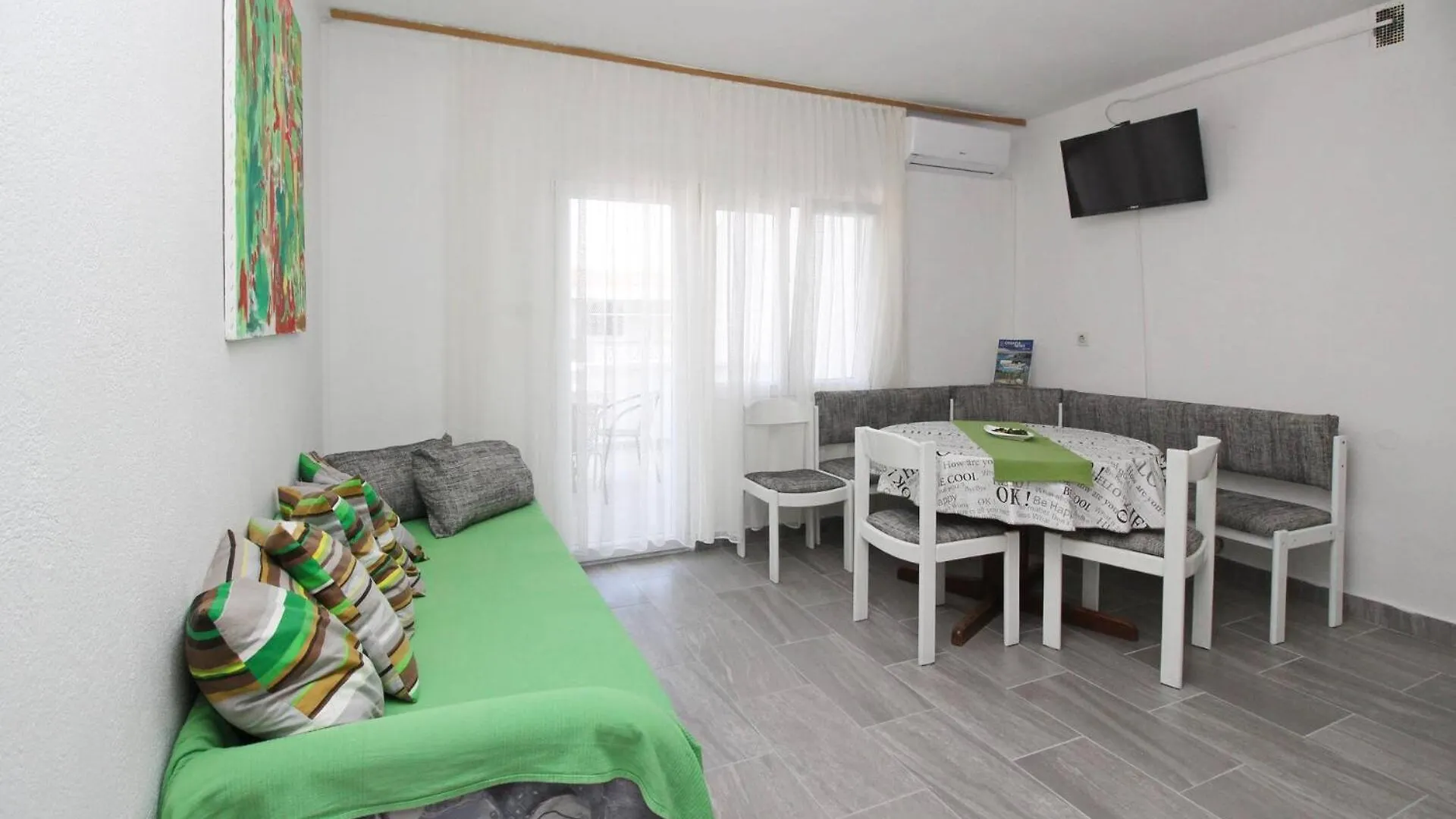 *** Guest house Apartments Rozanda Baska  Croatia