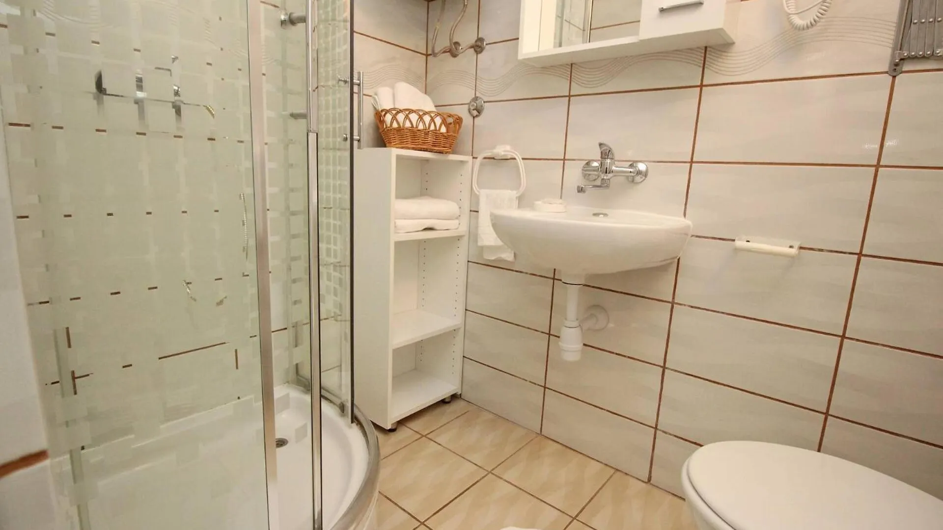 Guest house Apartments Rozanda Baska