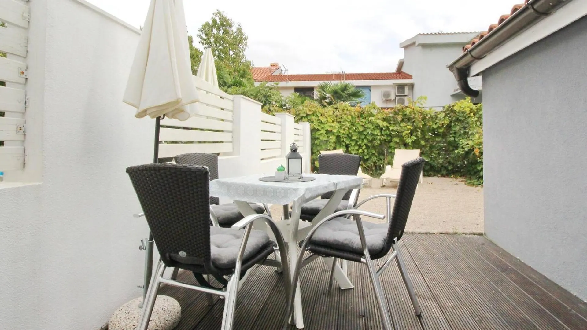 Apartments Rozanda Baska  Baska (Krk)