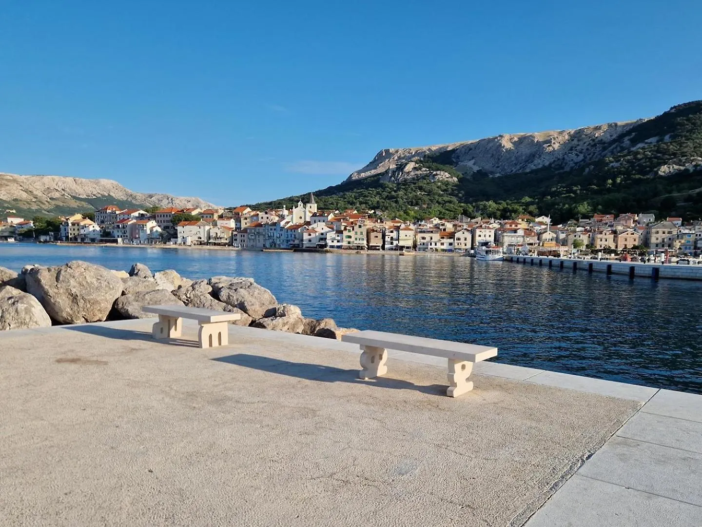Apartments Rozanda Baska  Croatia