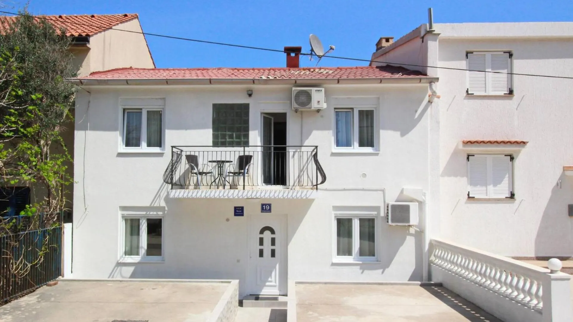Apartments Rozanda Baska