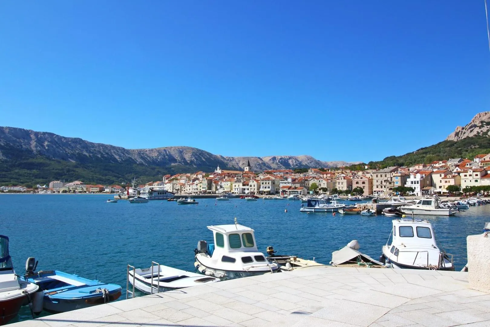 Apartments Rozanda Baska  Guest house