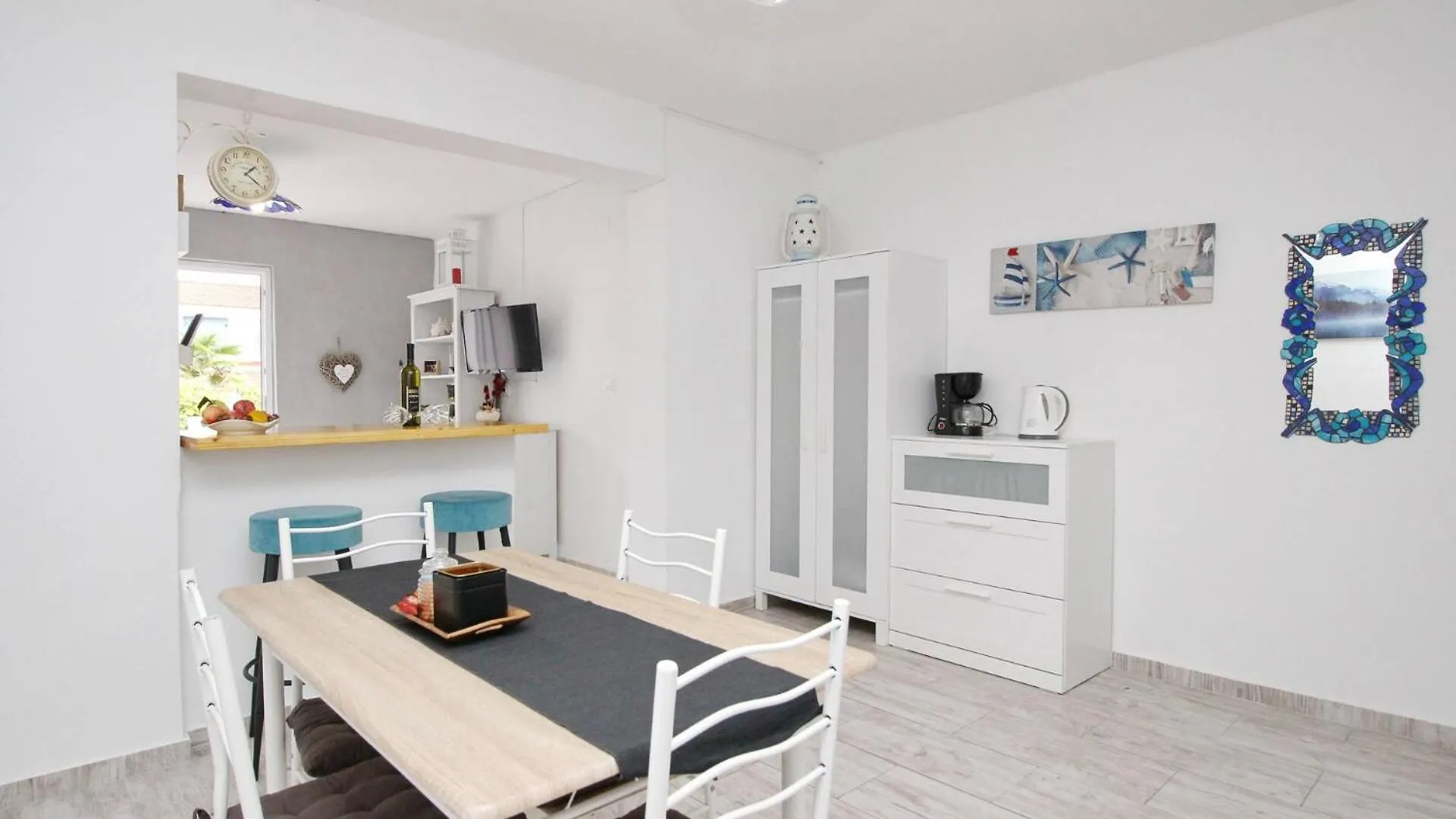 Apartments Rozanda Baska  Guest house