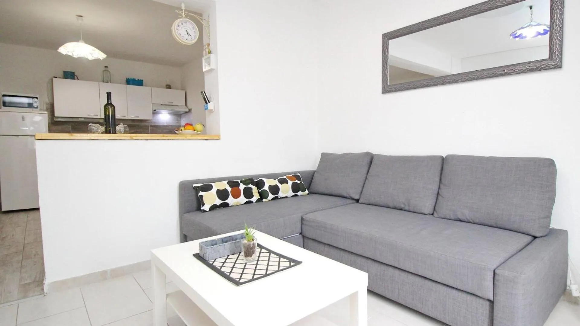 Guest house Apartments Rozanda Baska