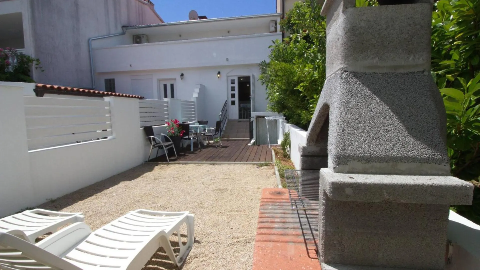 Apartments Rozanda Baska  Croatia