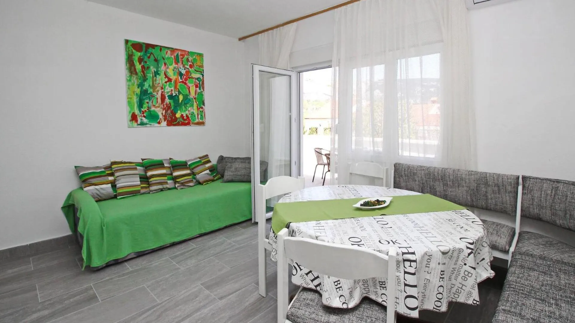 Apartments Rozanda Baska  3*, Baska (Krk)