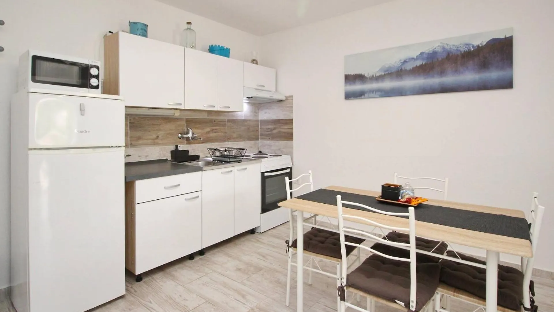 Guest house Apartments Rozanda Baska